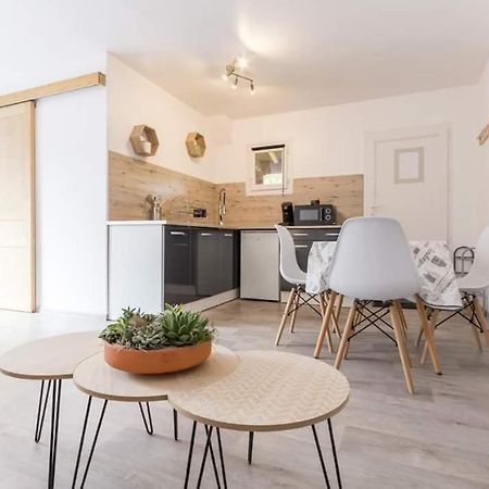 Le Studio Du Pressoir Gisay Bagian luar foto