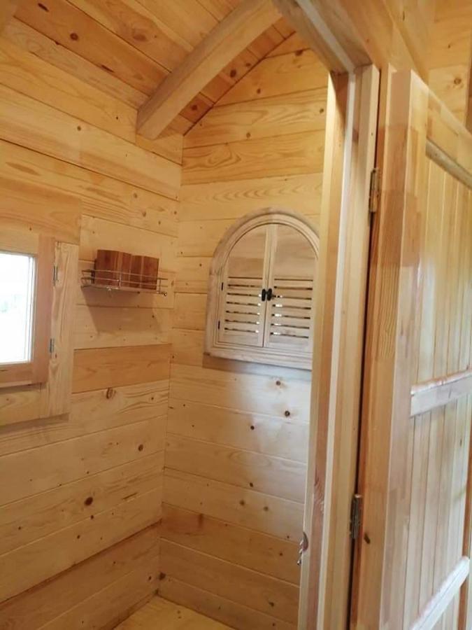 Le Studio Du Pressoir Gisay Bagian luar foto