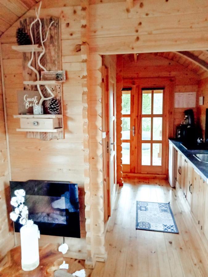 Le Studio Du Pressoir Gisay Bagian luar foto